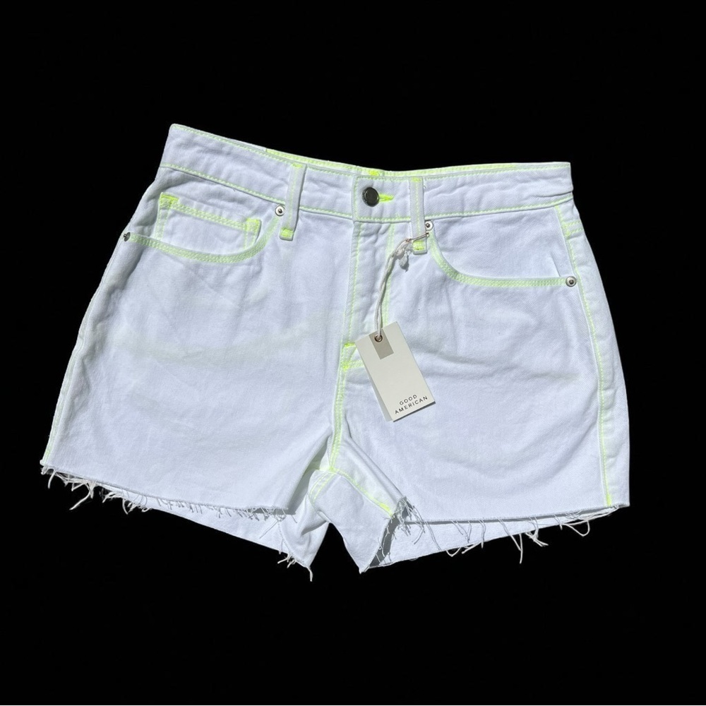🌻NEW w/tags GOOD AMERICAN White 90s Twill Shorts Citron Stitch Size 2/26